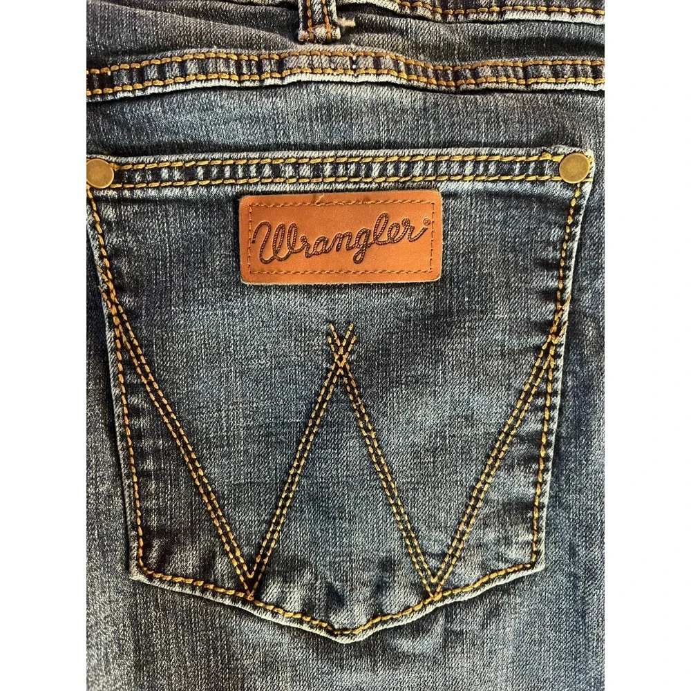 Wrangler Retro 38x30 (38x29) Jeans Mens Medium Wash Slim Straight Leg  10WLT88BZ